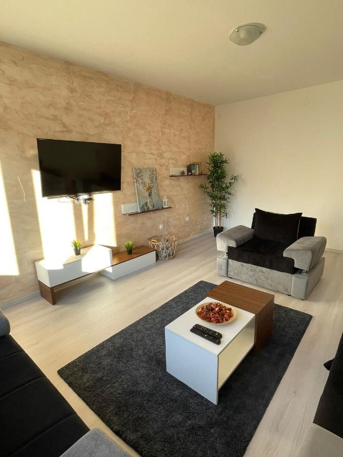 Apartment 51 - Bright, Spacious, Lux 1 Bedroom In The City Center - Stari Grad Белград Екстериор снимка